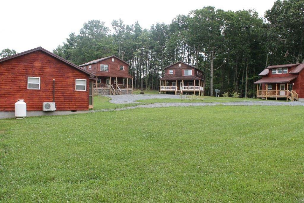 Pipestem Spa, Event Center And Mountain Chalets Exterior photo